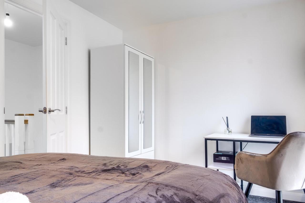 ברמינגהאם Luxury 2 Bed House City Centre ✘ Bbq & Garden ☆ Family Friendly→ Swingball & Outdoor Furniture - Free Parking → With 50 Inch Smart Tv, Free Netflix & Wifi ✘ Comfy Seating Area - By Maevela מראה חיצוני תמונה
