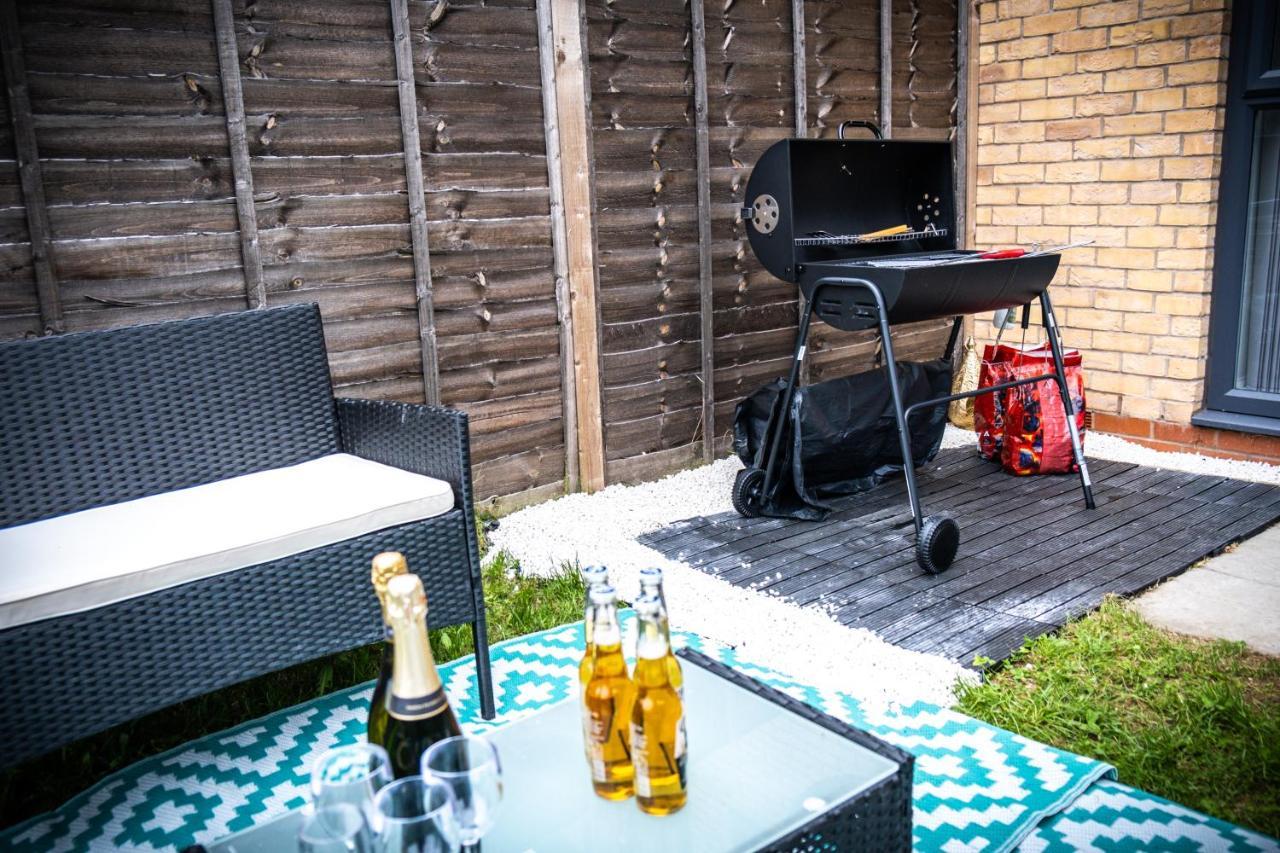 ברמינגהאם Luxury 2 Bed House City Centre ✘ Bbq & Garden ☆ Family Friendly→ Swingball & Outdoor Furniture - Free Parking → With 50 Inch Smart Tv, Free Netflix & Wifi ✘ Comfy Seating Area - By Maevela מראה חיצוני תמונה