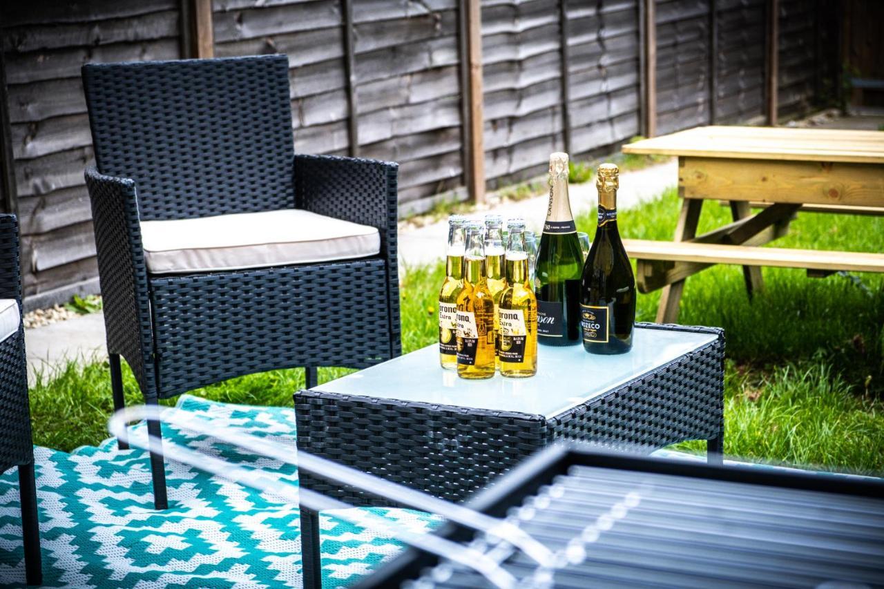ברמינגהאם Luxury 2 Bed House City Centre ✘ Bbq & Garden ☆ Family Friendly→ Swingball & Outdoor Furniture - Free Parking → With 50 Inch Smart Tv, Free Netflix & Wifi ✘ Comfy Seating Area - By Maevela מראה חיצוני תמונה